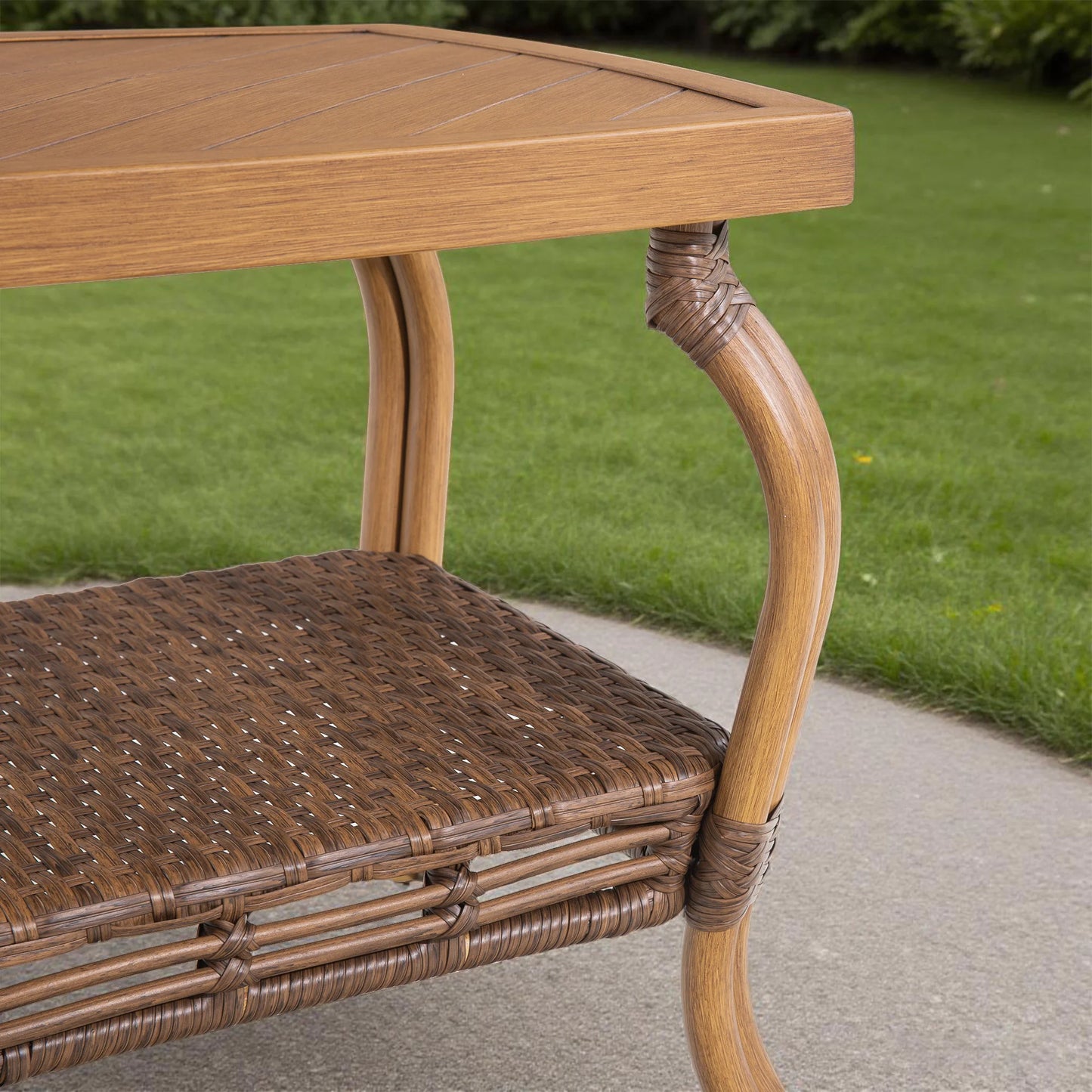 Arcadia 2 Patio Lounge Chair and Side Table