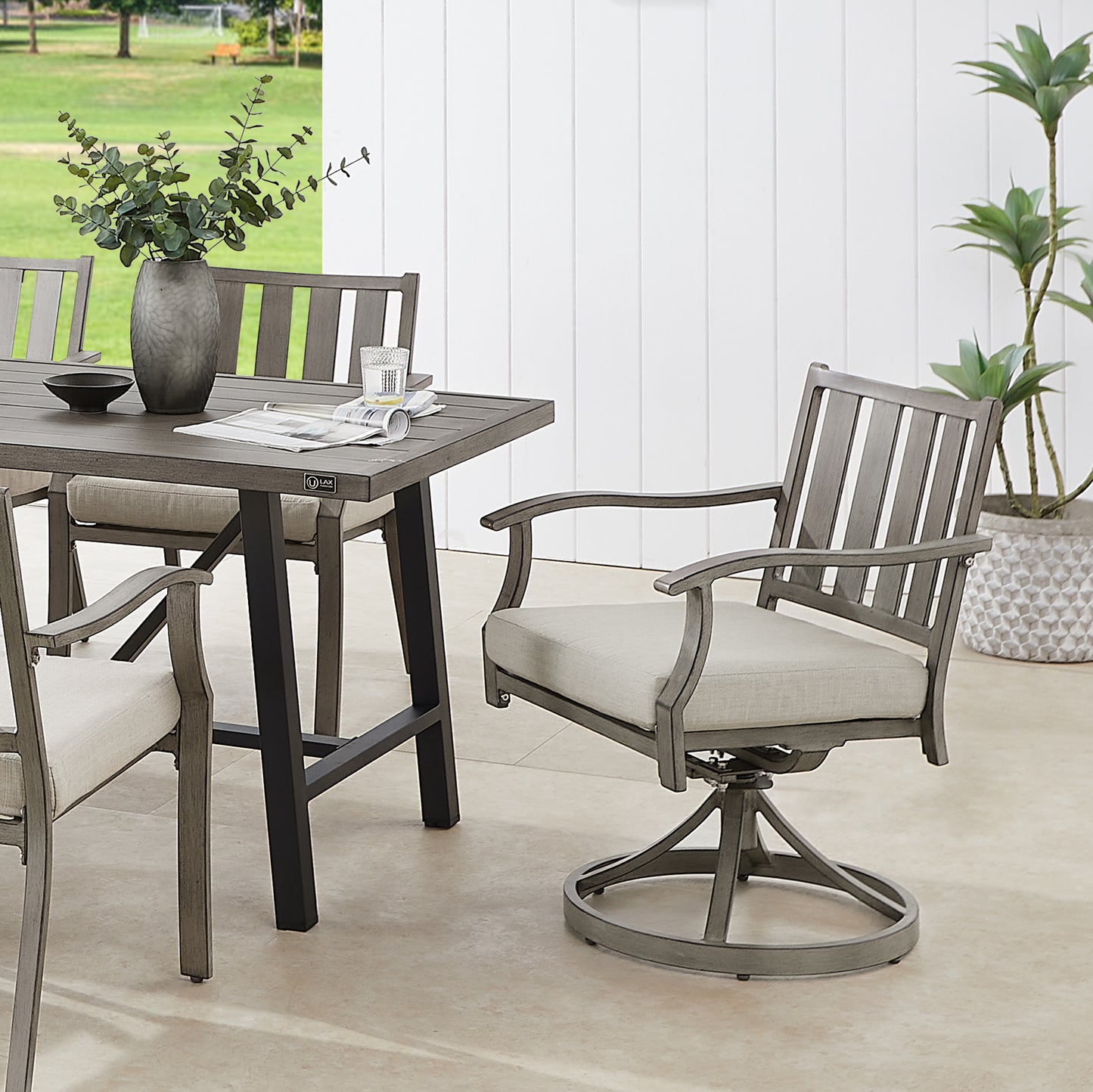 OPEN BOX I PEAKHOME Azur Patio Swivel Dining Chair with Sunbrella® Cushions
