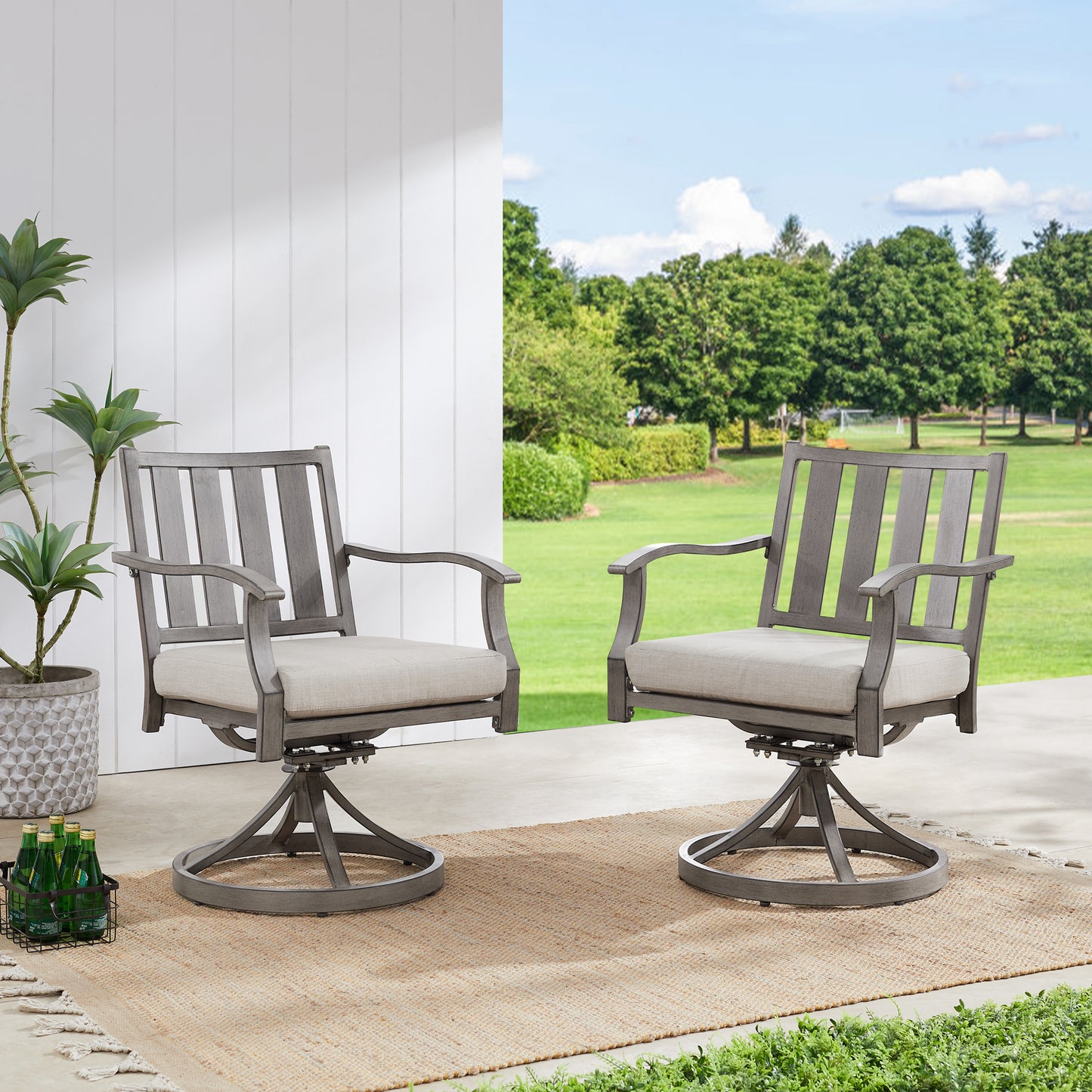 Peakhome Furnishings Patio Swivel Dining Chair