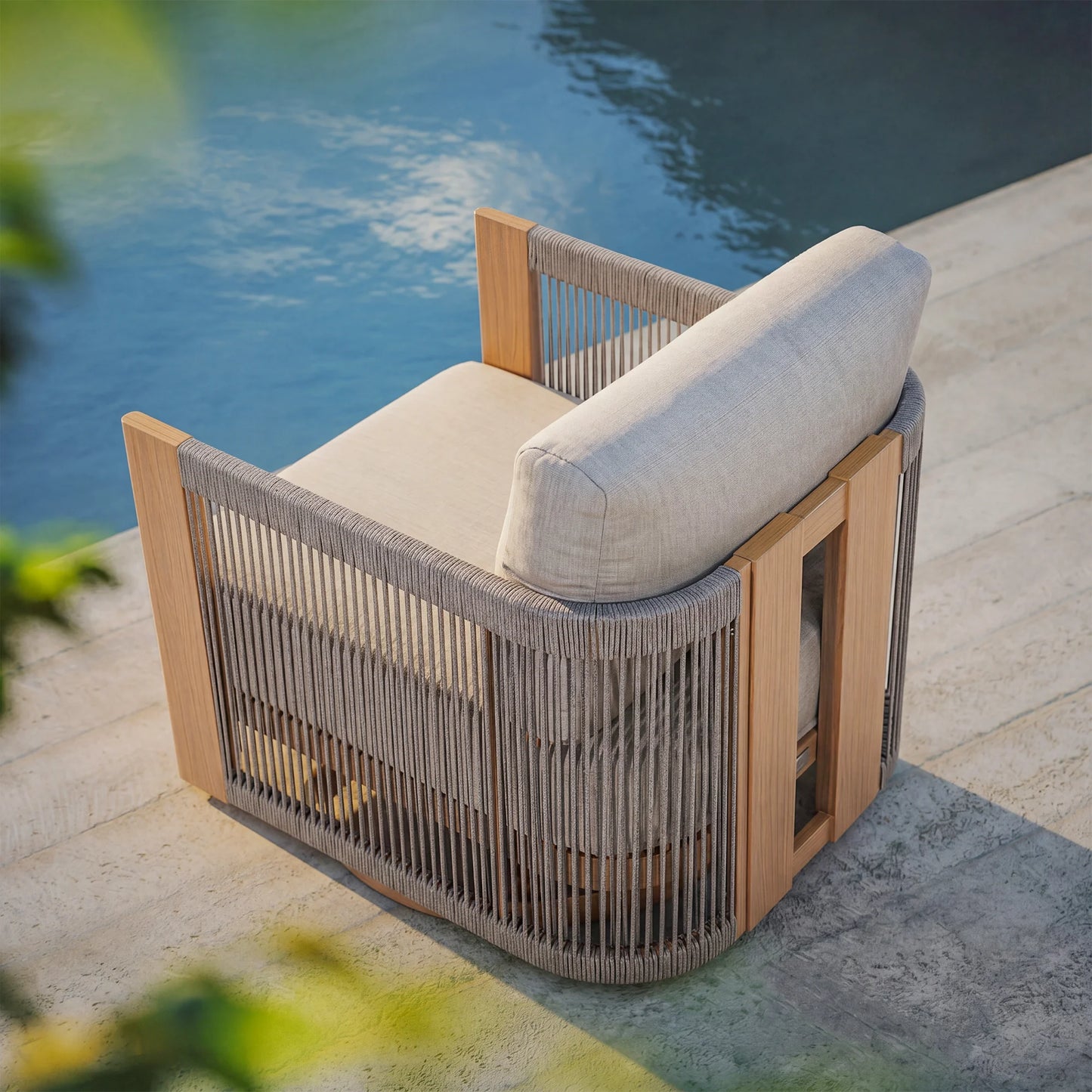 Positano Aluminum Patio Swivel Chair