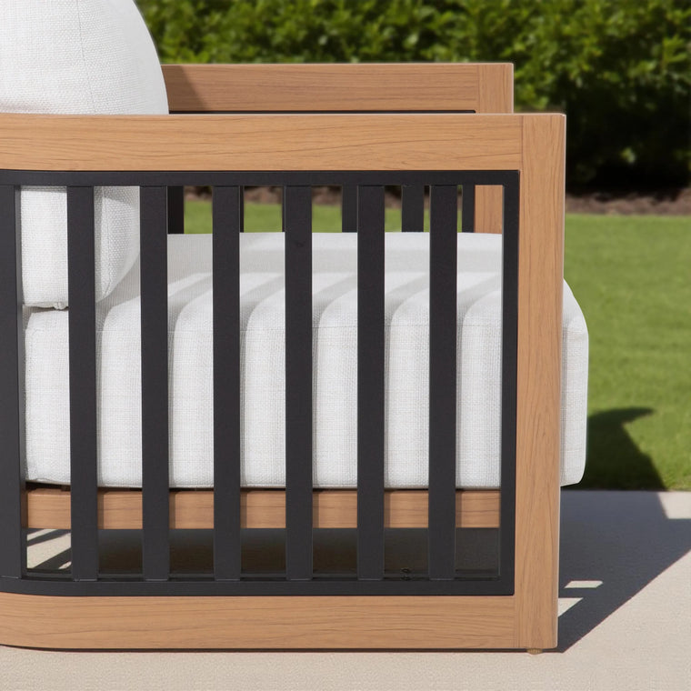 Dual-tone Craftsmanship