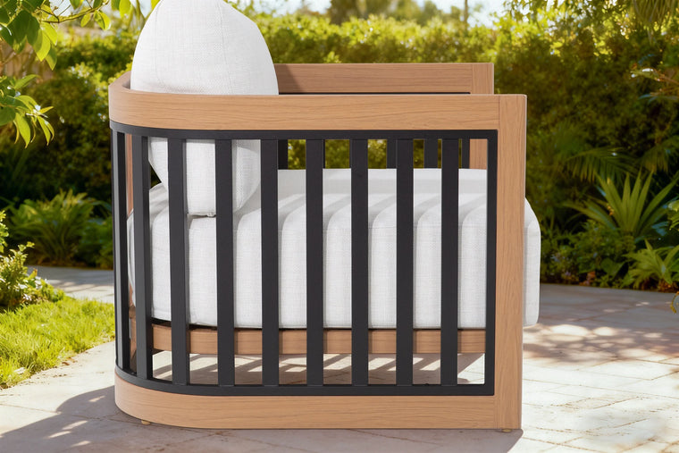 Dual-tone Craftsmanship